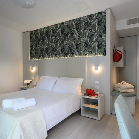 Grand Hotel Playa ลินญาโน ซับเบียโดโร ภายนอก รูปภาพ