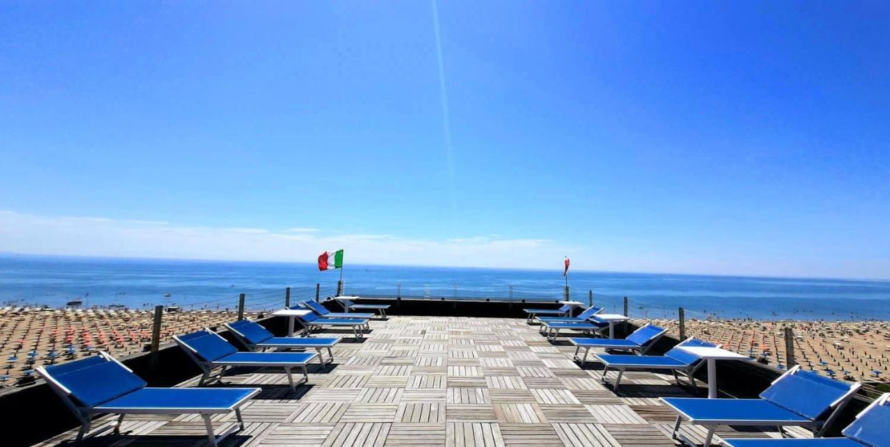 Grand Hotel Playa ลินญาโน ซับเบียโดโร ภายนอก รูปภาพ