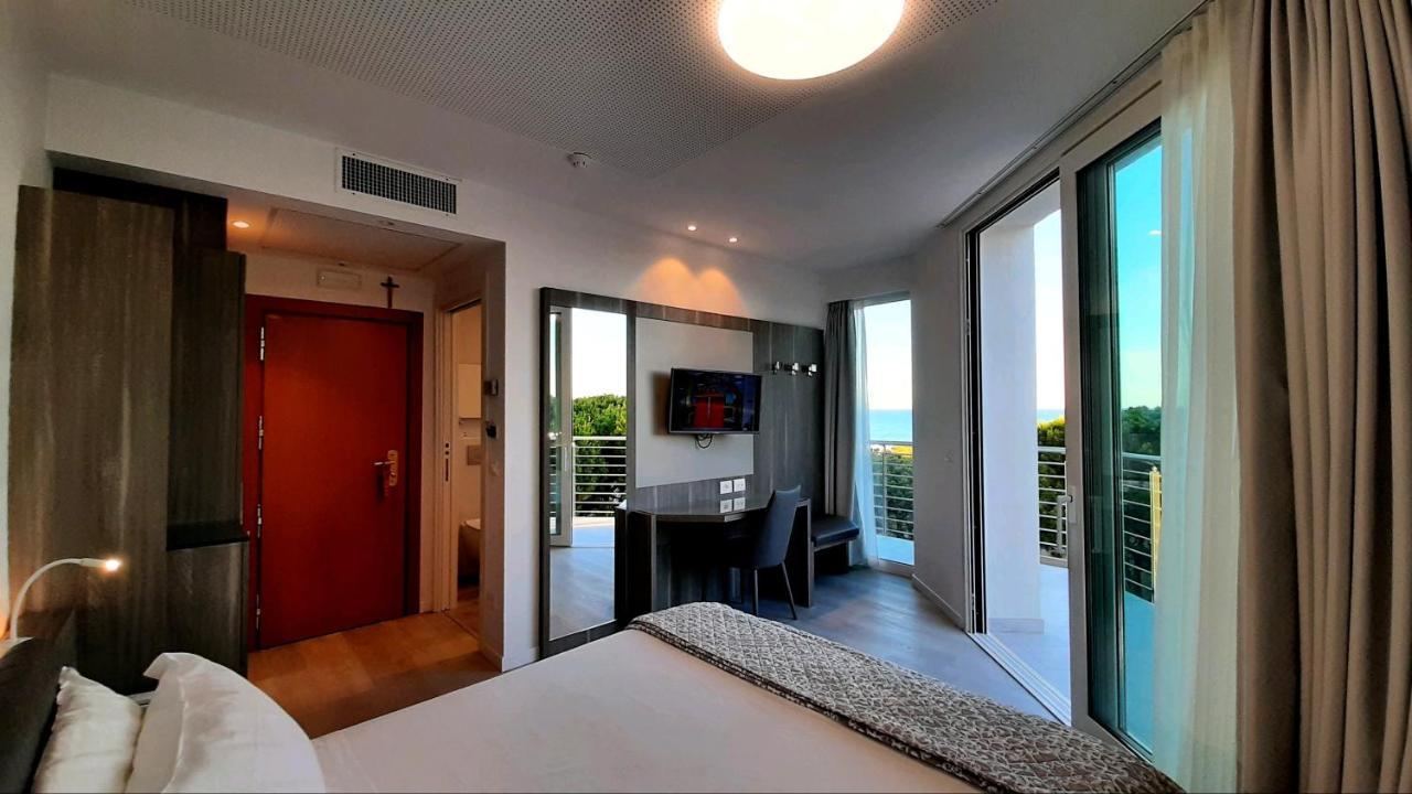 Grand Hotel Playa ลินญาโน ซับเบียโดโร ภายนอก รูปภาพ