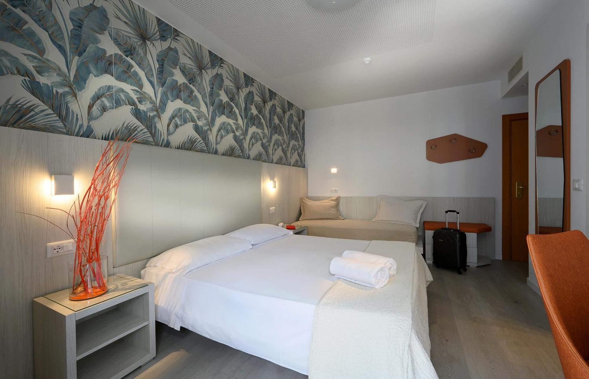 Grand Hotel Playa ลินญาโน ซับเบียโดโร ภายนอก รูปภาพ