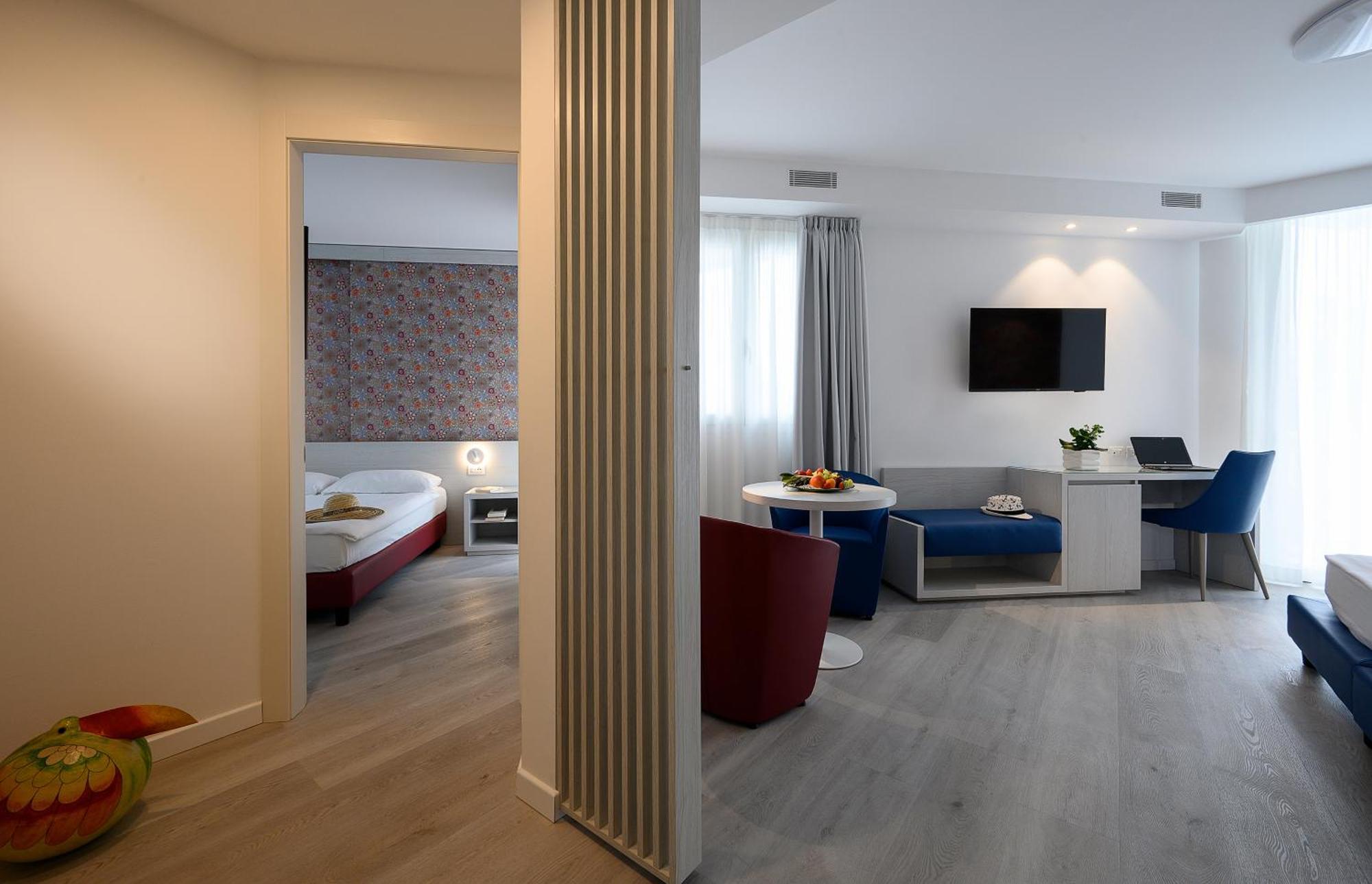 Grand Hotel Playa ลินญาโน ซับเบียโดโร ภายนอก รูปภาพ