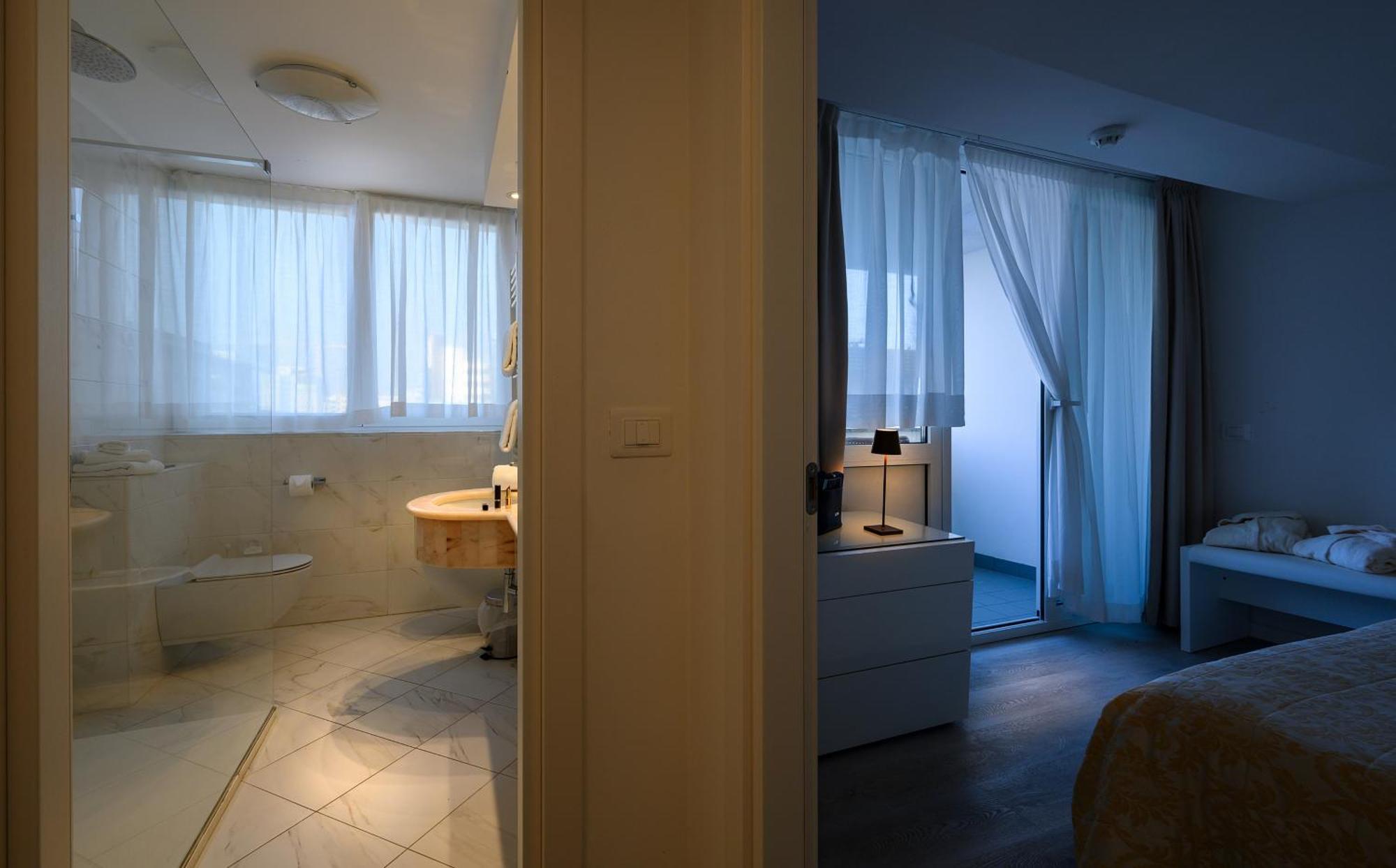 Grand Hotel Playa ลินญาโน ซับเบียโดโร ภายนอก รูปภาพ
