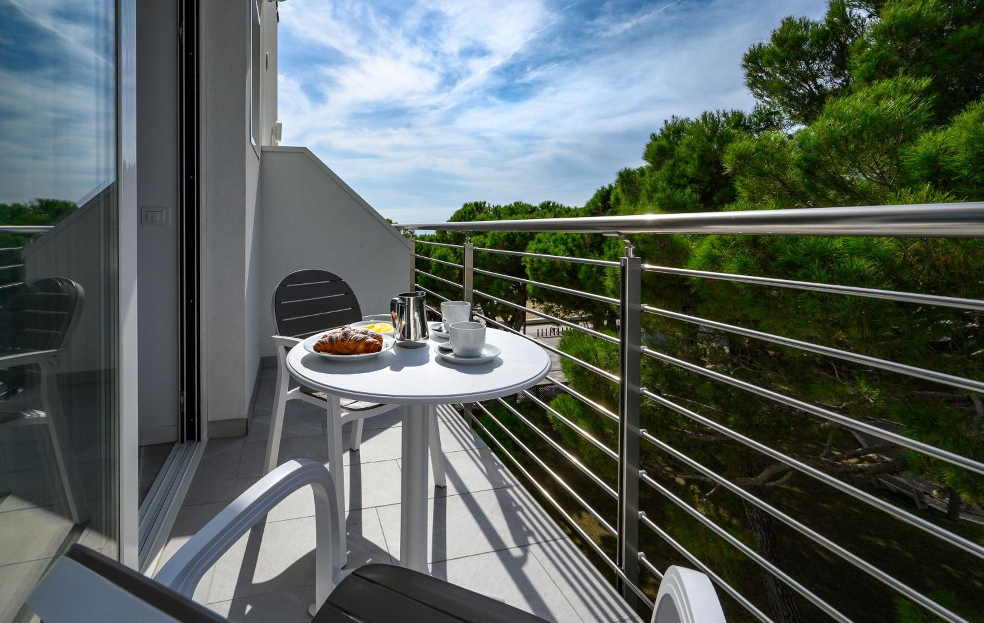 Grand Hotel Playa ลินญาโน ซับเบียโดโร ภายนอก รูปภาพ