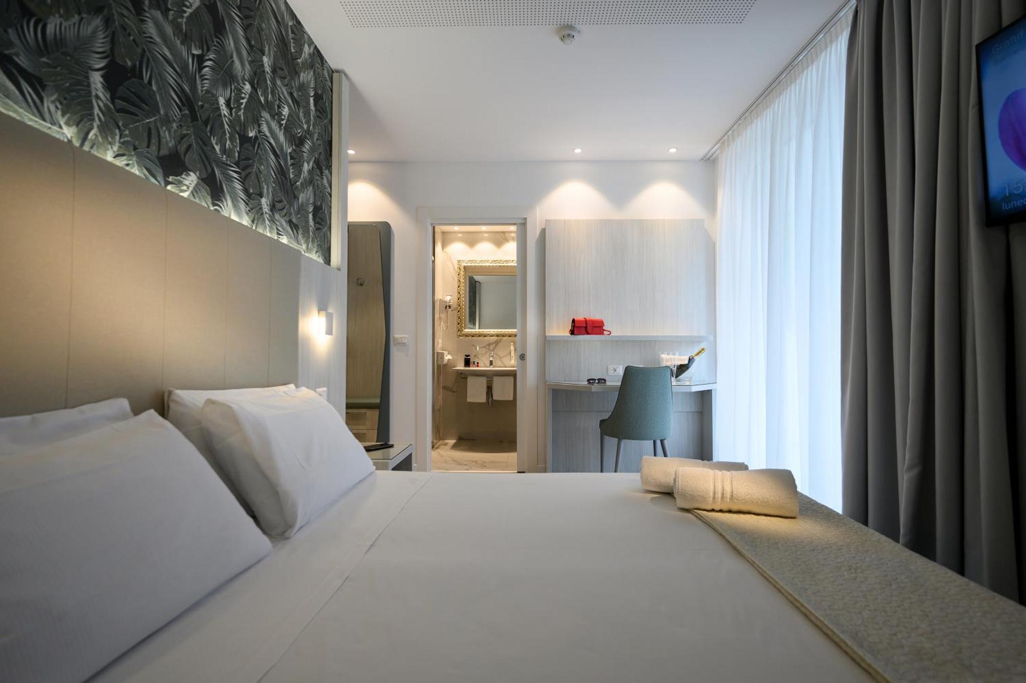 Grand Hotel Playa ลินญาโน ซับเบียโดโร ภายนอก รูปภาพ