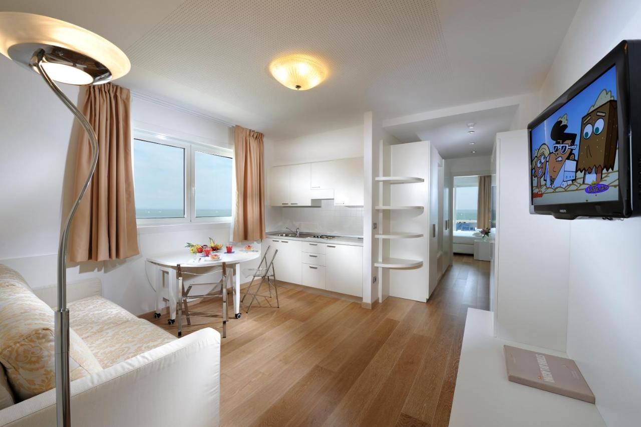 Grand Hotel Playa ลินญาโน ซับเบียโดโร ภายนอก รูปภาพ